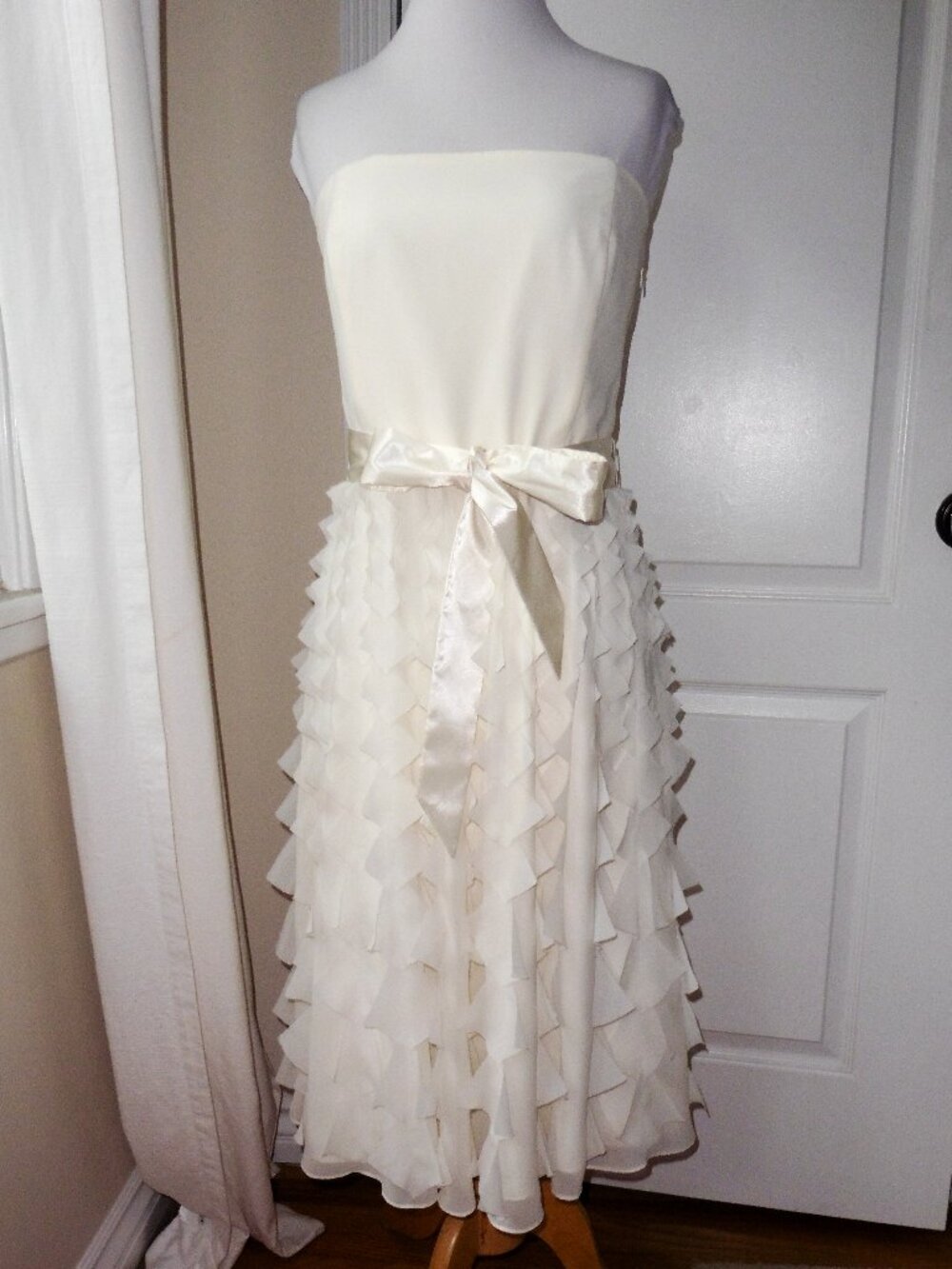 White House Black Market Strapless Ivory Cocktail Party Prom Dress Size 12